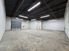 1243 W 52nd St, Mangonia Park, FL for lease Interior Photo- Image 2 of 3