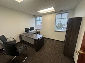 101 W Ironwood Dr, Coeur d'Alene, ID for lease Interior Photo- Image 1 of 9