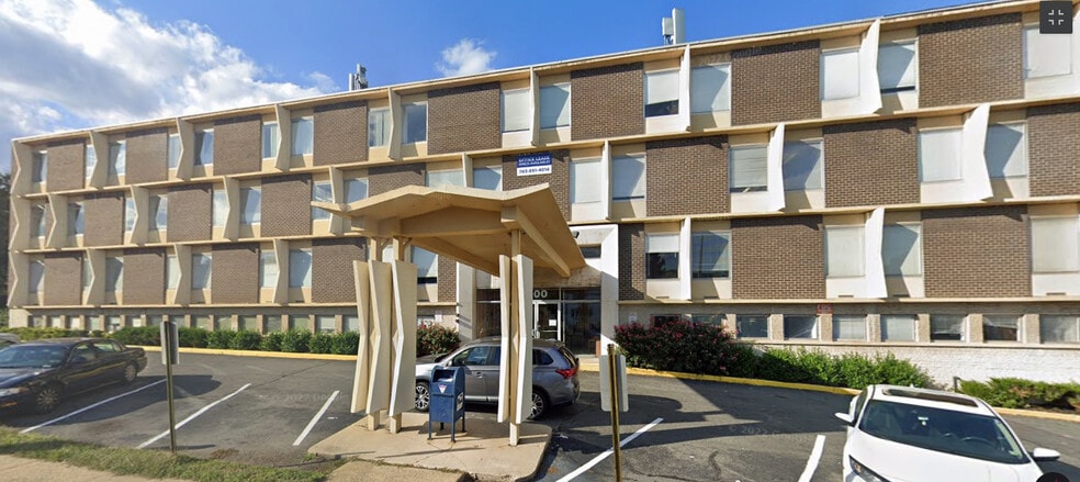 900 S Washington St, Falls Church, VA for lease - Building Photo - Image 1 of 8