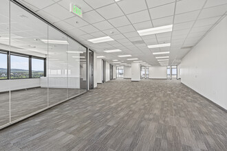 5000 Birch St, Newport Beach, CA à louer Photo intérieure- Image 1 de 9