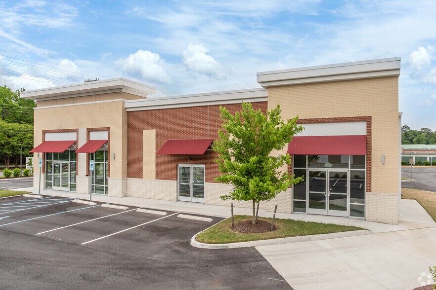1333 Oceana Blvd, Virginia Beach, VA à louer - Photo du bâtiment - Image 2 de 3