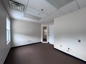 137 Epping Rd, Exeter, NH à louer Photo intérieure- Image 2 de 9