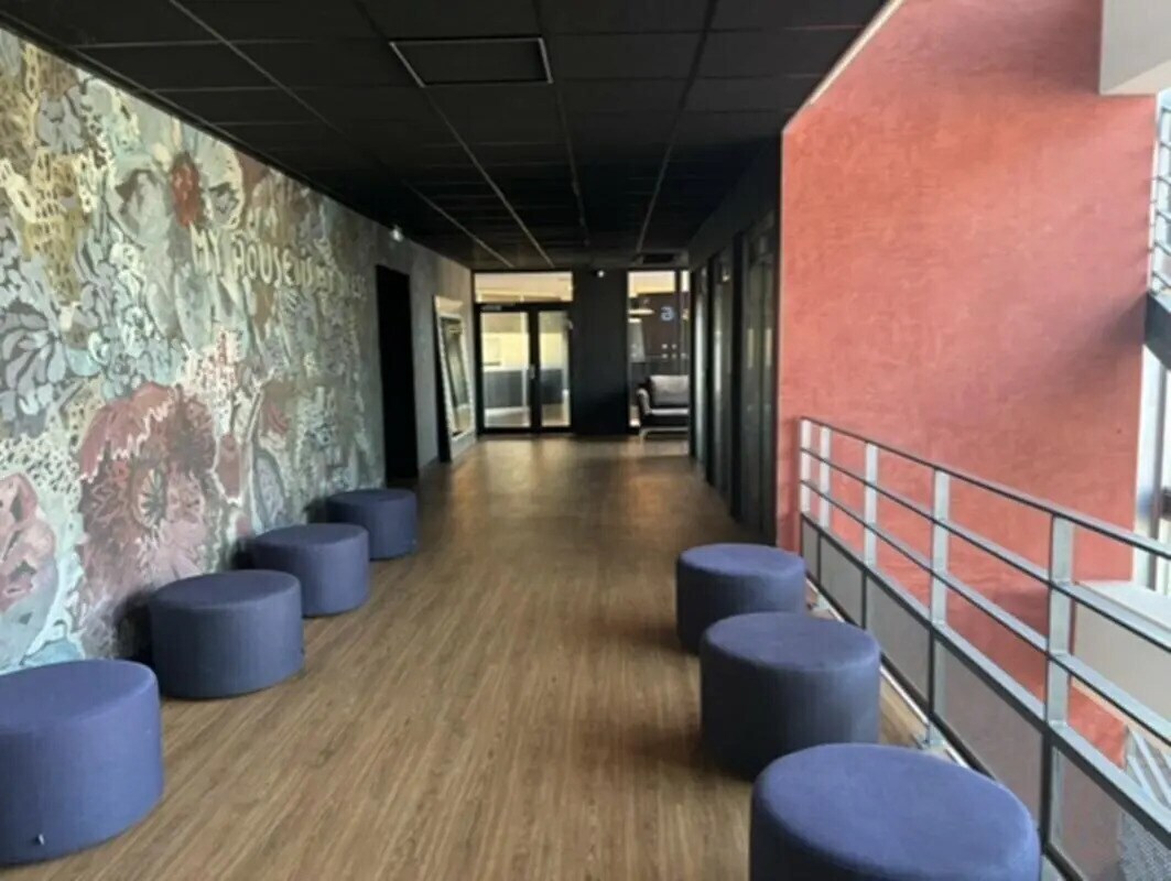 5 Avenue De Poumeyrol, Caluire-et-Cuire, RHO 69300 -  -  - Interior Photo - Image 1 of 11