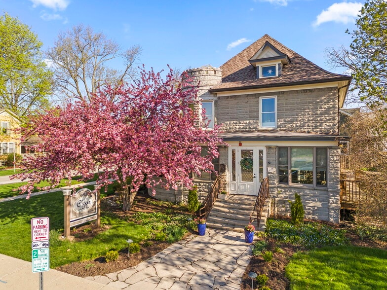 237 W Jefferson Ave, Naperville, IL for sale - Building Photo - Image 2 of 9