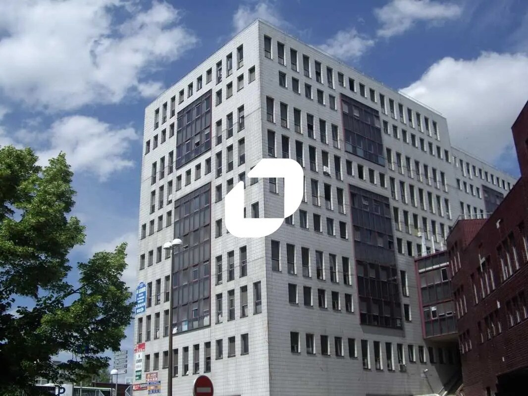 Office in Montigny-le-Bretonneux for lease Building Photo- Image 1 of 8