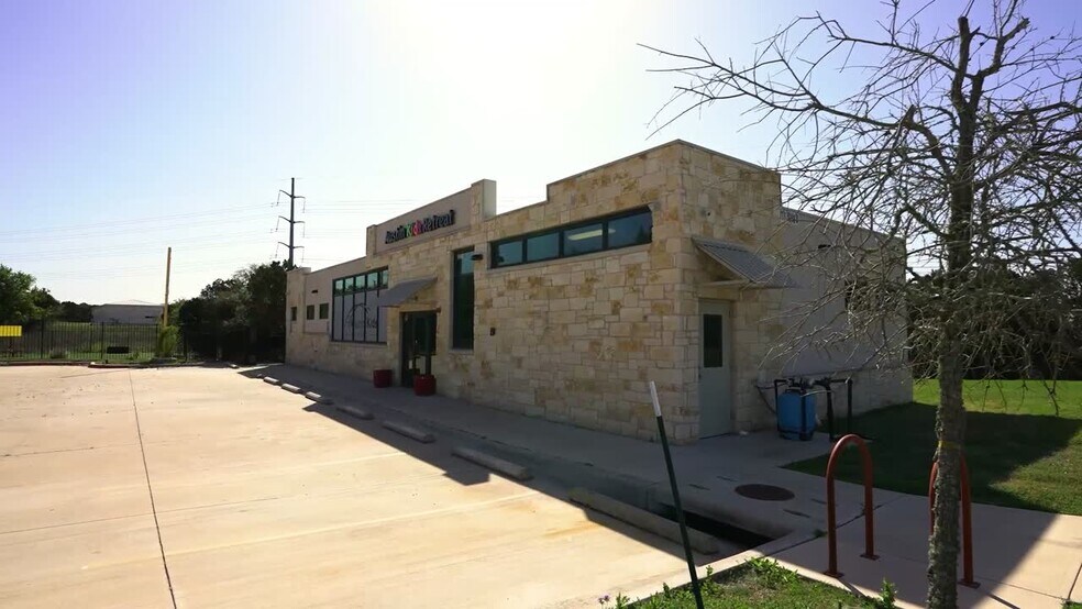 6111 N FM 620, Austin, TX à louer - Vidéo sur l’inscription commerciale - Image 3 de 28