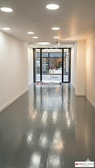 Industrial in Chartres for lease - Lobby - Image 2 of 8