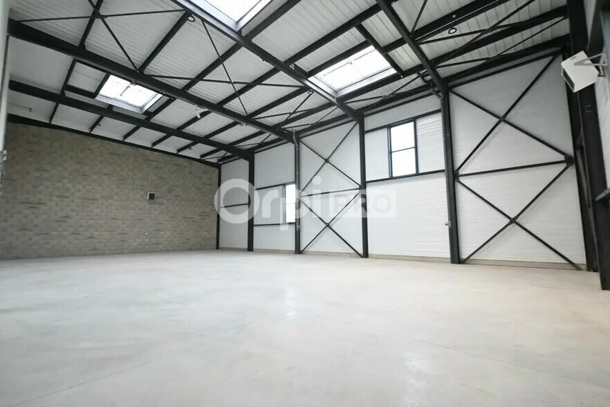 Bureau dans Colombier-Saugnieu à louer - Photo intérieure - Image 3 de 8