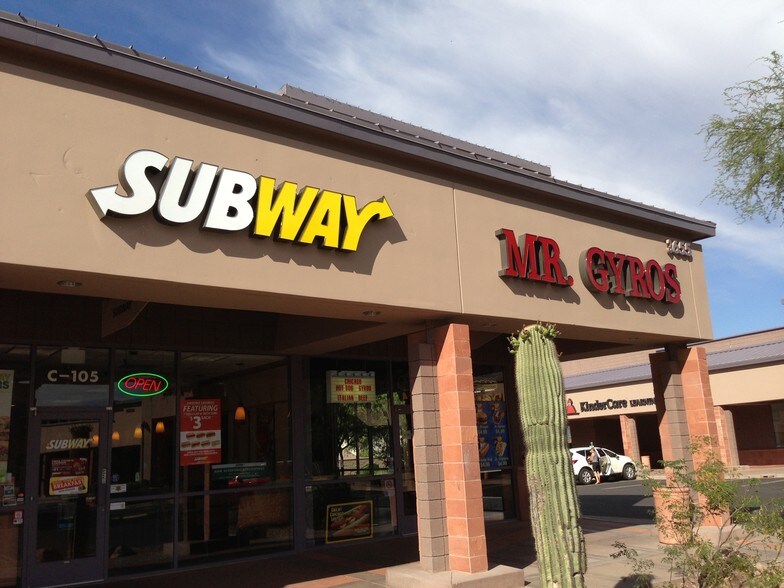 3655 W Anthem Way, Anthem, AZ à louer - Photo du bâtiment - Image 2 de 3