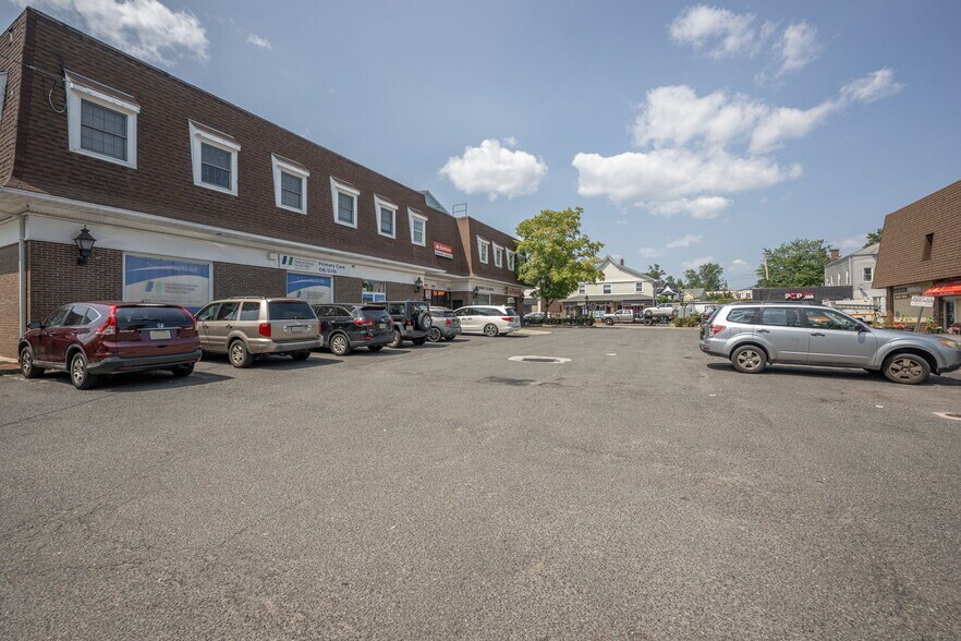 125 Washington Ave, Dumont, NJ à louer - Photo du bâtiment - Image 3 de 17