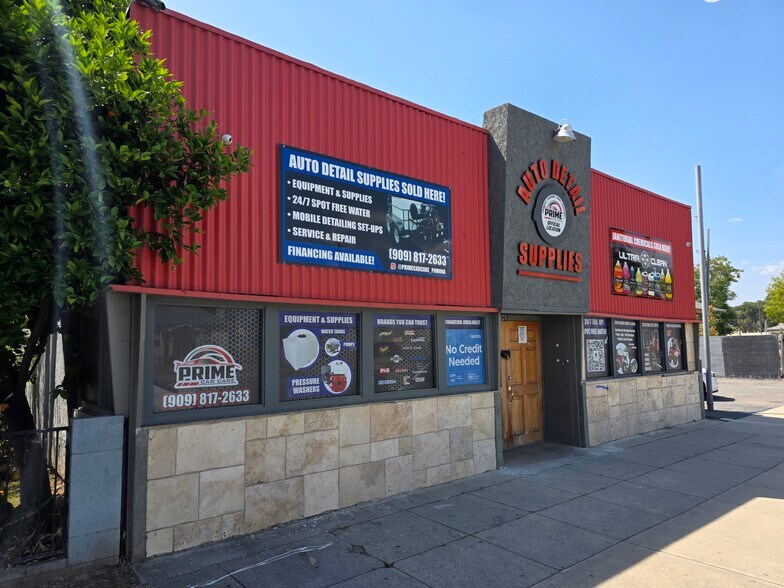 949 S Garey Ave, Pomona, CA à louer - Photo du bâtiment - Image 1 de 5