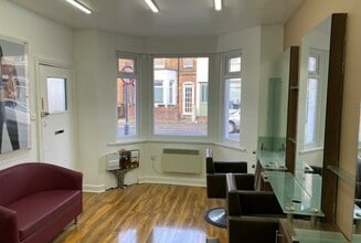 11-13 Harwoods Rd, Watford for lease Interior Photo- Image 2 of 4