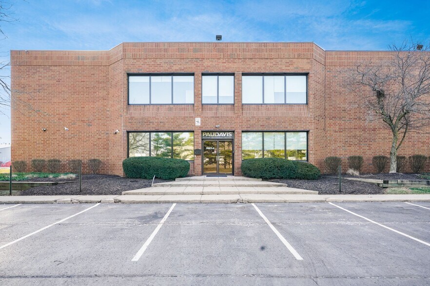 7465 Worthington Galena Rd, Worthington, OH for lease - Building Photo - Image 2 of 5