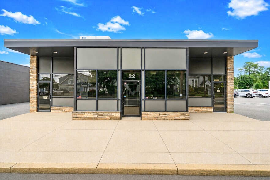 22 Broadway, Amityville, NY for lease - Building Photo - Image 1 of 27