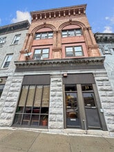 23 W 8th St, Bayonne, NJ à louer Photo du bâtiment- Image 1 de 11