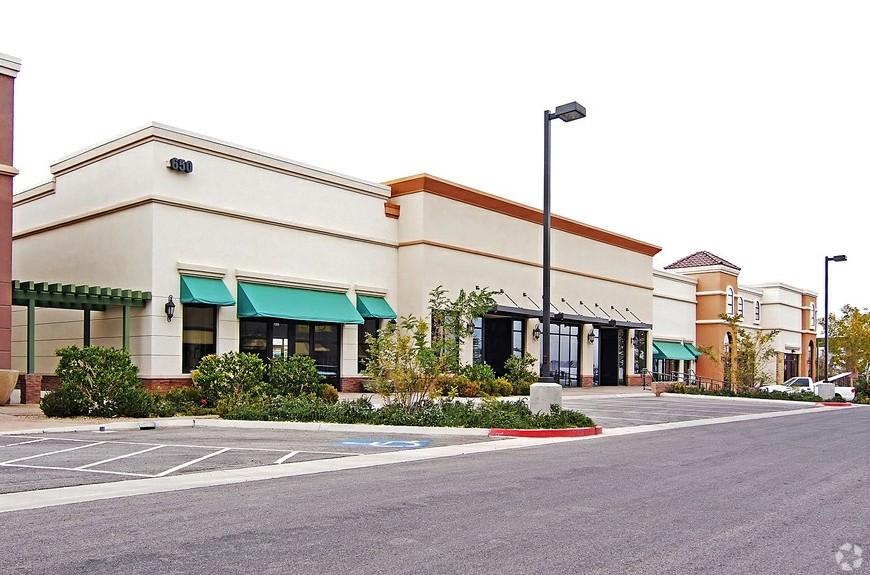 650 S Green Valley Pky, Henderson, NV for lease Primary Photo- Image 1 of 15