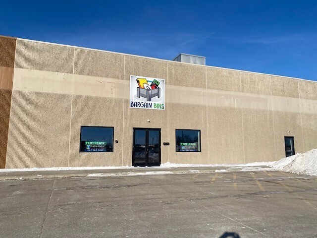 1300 18th Ave NW, Austin, MN à louer - Photo du bâtiment - Image 2 de 32