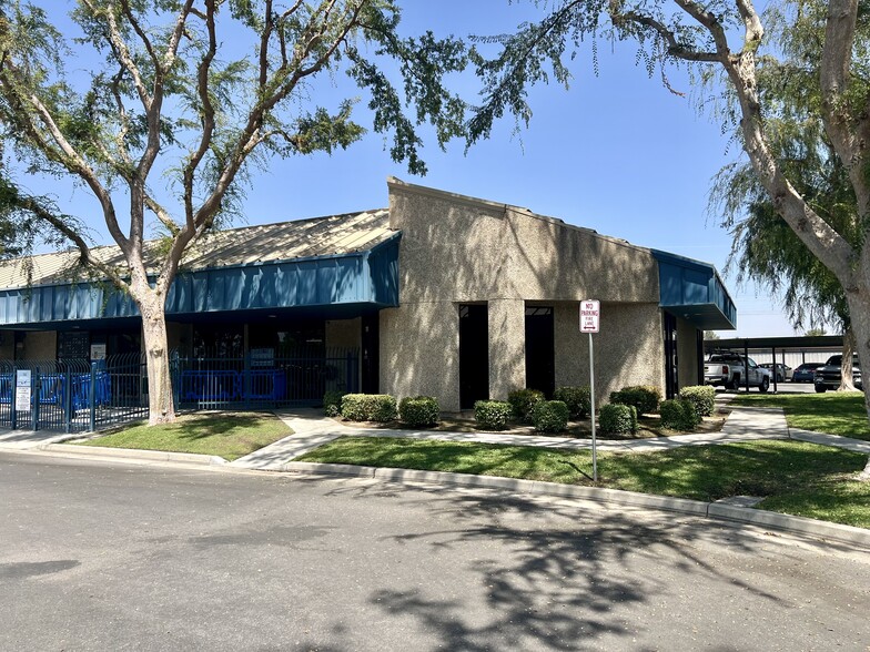 4300 Stine Rd, Bakersfield, CA for lease - Building Photo - Image 2 of 3