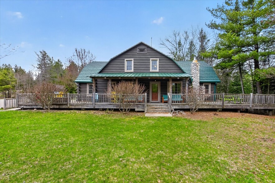 10935 Linger Longer Rd, Grayling, MI for sale - Building Photo - Image 2 of 67