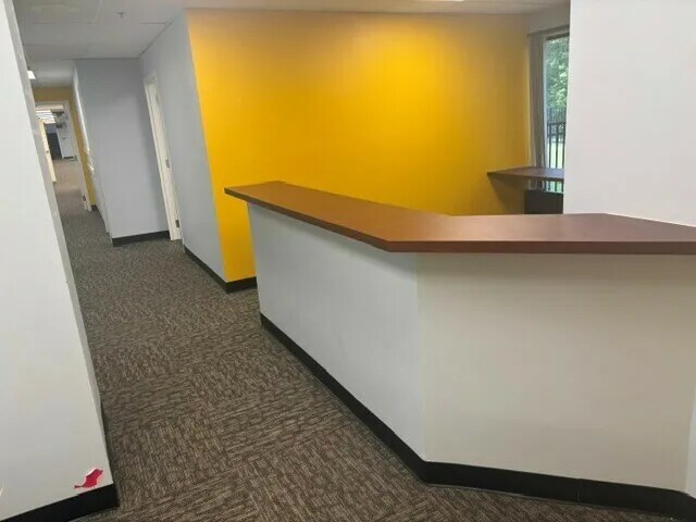 27600 Northwestern Hwy, Southfield, MI à louer - Photo intérieure - Image 2 de 7