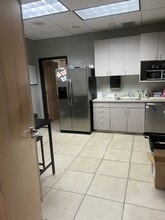 7706 Olentangy River Rd, Columbus, OH for lease Interior Photo- Image 2 of 4