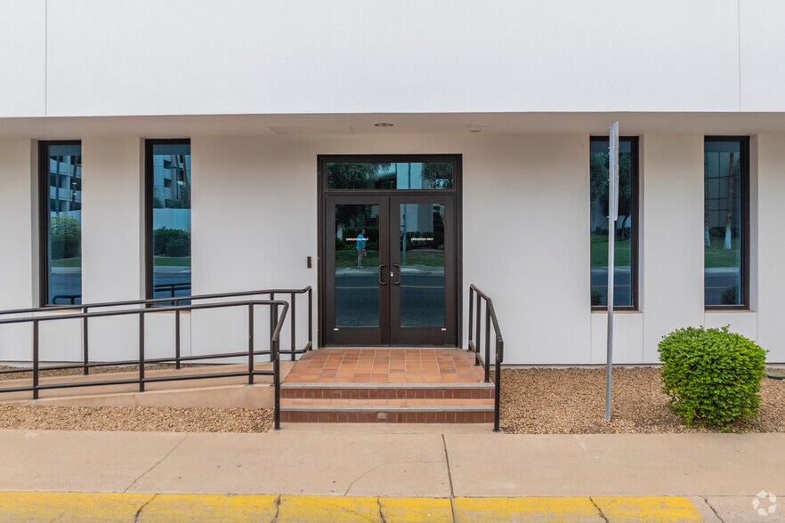 3033 N Central Ave, Phoenix, AZ for lease - Building Photo - Image 3 of 6