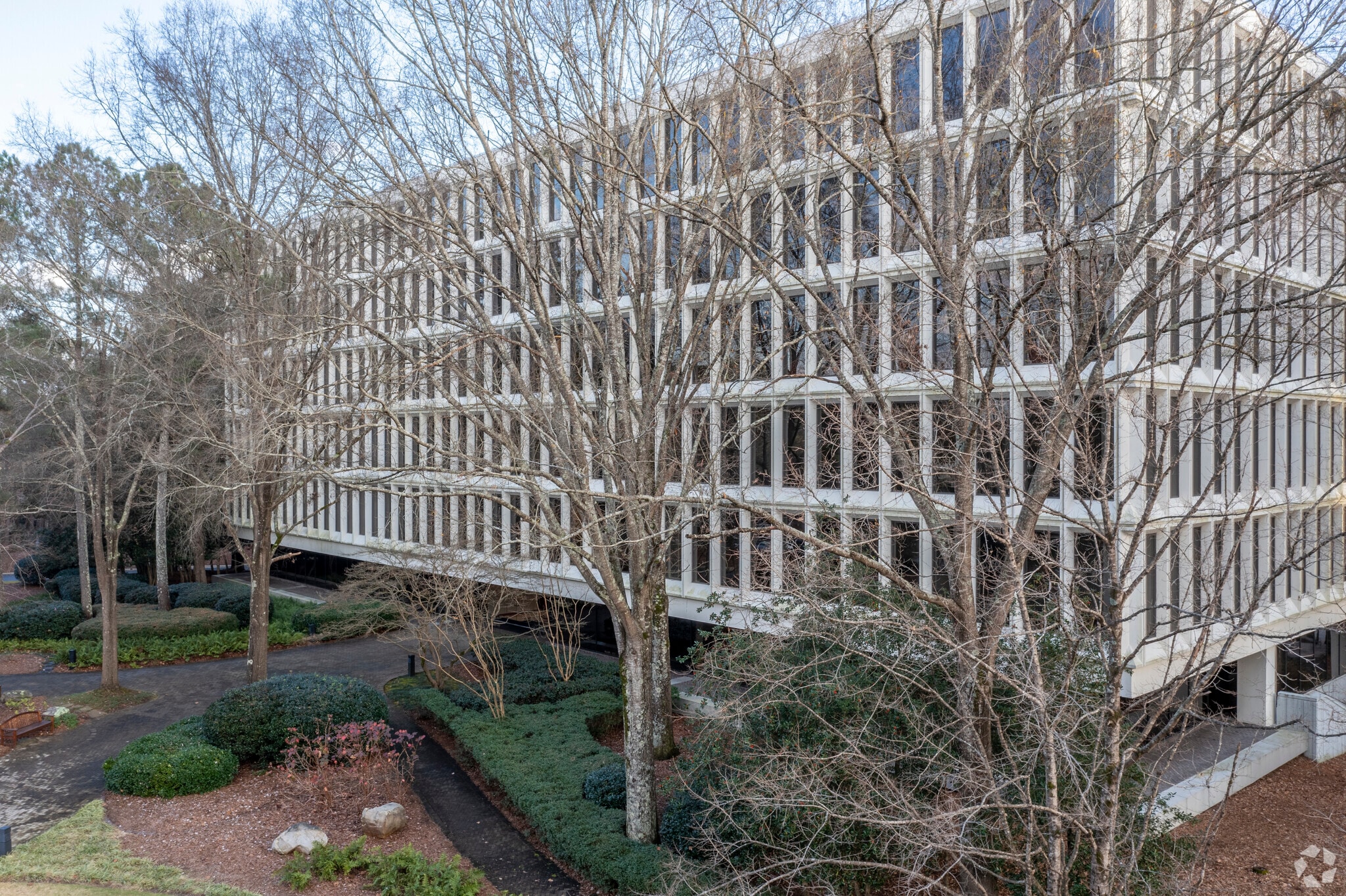 10 Inverness Center Pky, Birmingham, AL for lease Primary Photo- Image 1 of 8