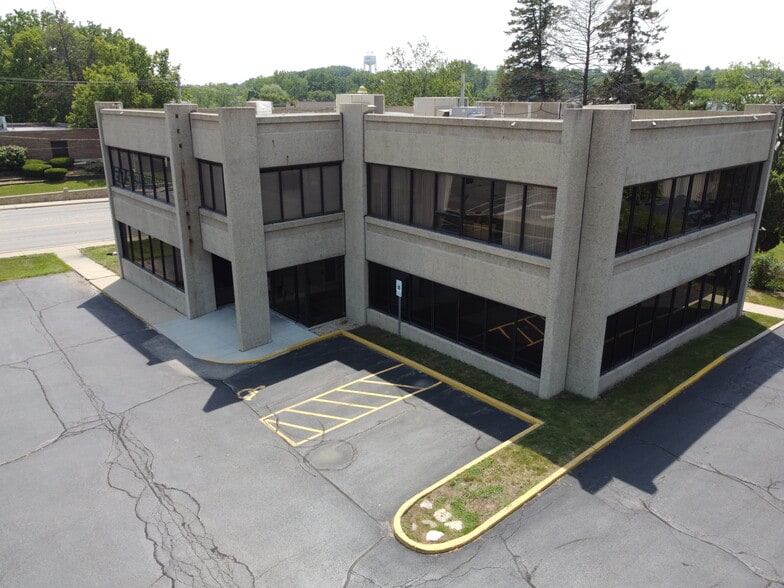 10 W Main St, Cary, IL for sale - Building Photo - Image 2 of 7