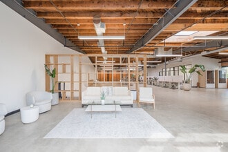 12820 Panama St, Los Angeles, CA à louer Numérisation 3D de Matterport- Image 1 de 8
