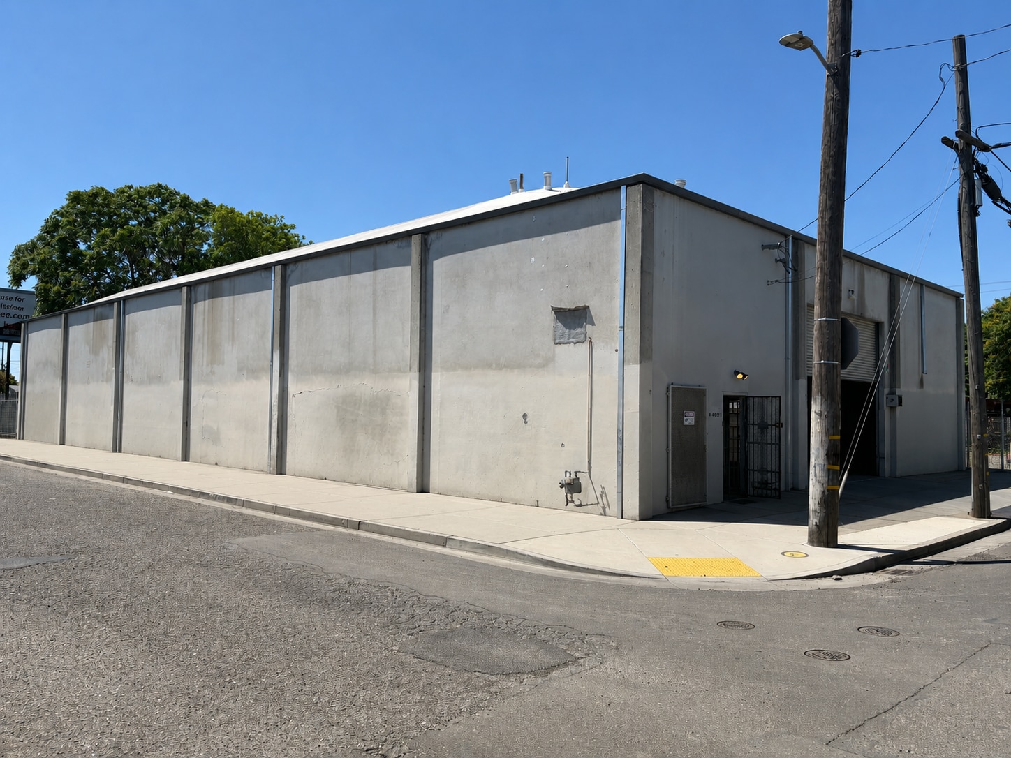 2 W Worth St, Stockton, CA for lease Primary Photo- Image 1 of 4