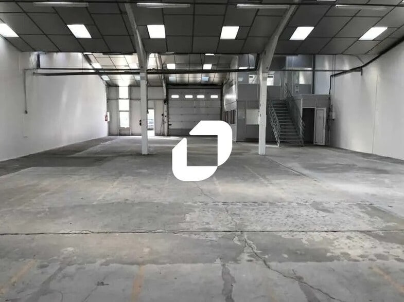 Office in SAINT-OUEN-L'AUMONE for lease - Building Photo - Image 1 of 50