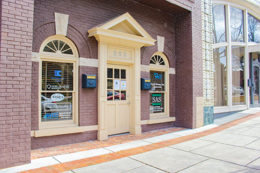 203 E Side Sq, Huntsville, AL for lease - Building Photo - Image 3 of 13