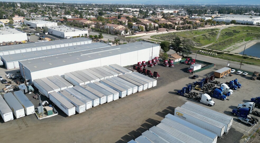 2209 arrow, Upland, CA à louer - Aérien - Image 2 de 2