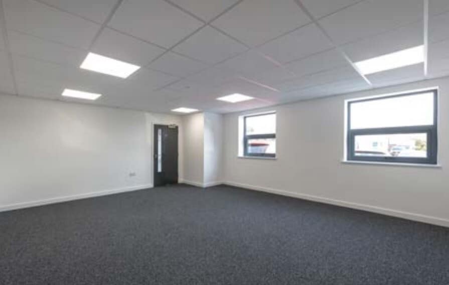 Field Way, Greenford for lease - Interior Photo - Image 2 of 2