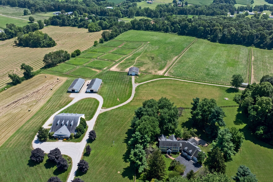 5701 Lancaster Circleville Rd SW, Lancaster, OH for sale - Building Photo - Image 2 of 23