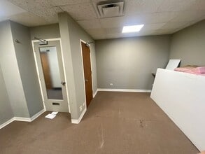 200 E Willow Ave, Wheaton, IL à louer Photo intérieure- Image 1 de 8