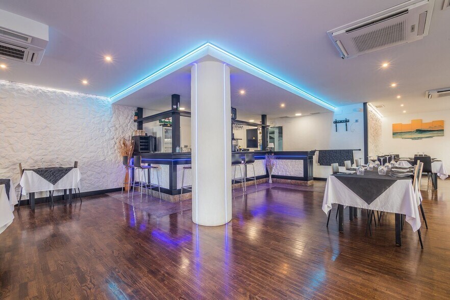 Retail in Santa Pola for sale - Interior Photo - Image 1 of 32