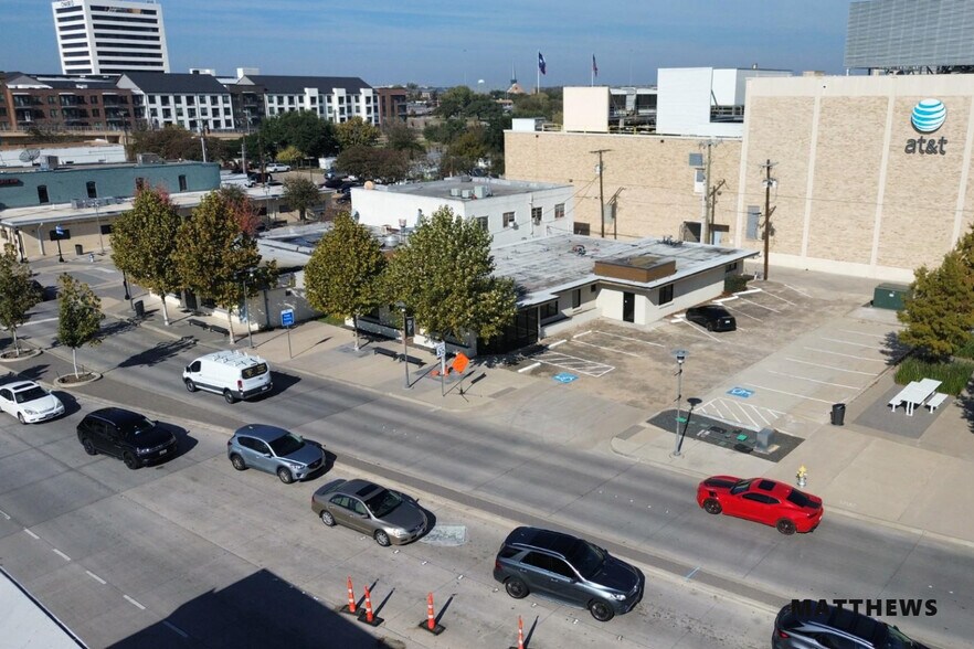 205 E Main St, Richardson, TX à louer - Photo du bâtiment - Image 1 de 3