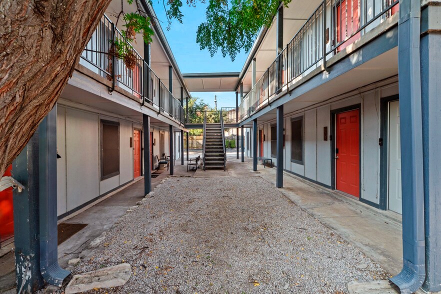 1501 Kinney Ave, Austin, TX à vendre - Photo du bâtiment - Image 3 de 10