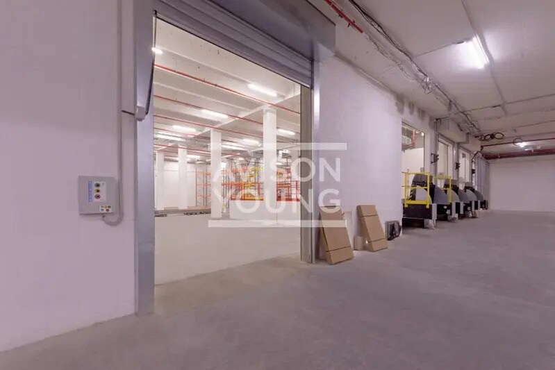 Industrial in Paris for lease Interior Photo- Image 1 of 7