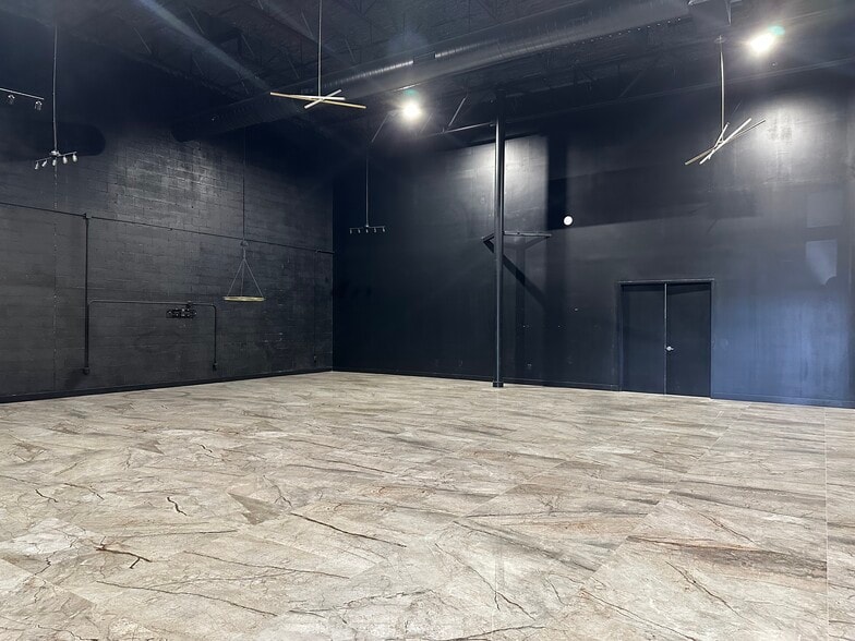 2661 Midway Rd S, Carrollton, TX for lease - Interior Photo - Image 3 of 32