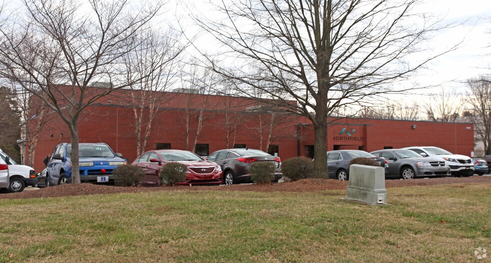 4210 Tudor Ln, Greensboro, NC à vendre - Photo du bâtiment - Image 2 de 2