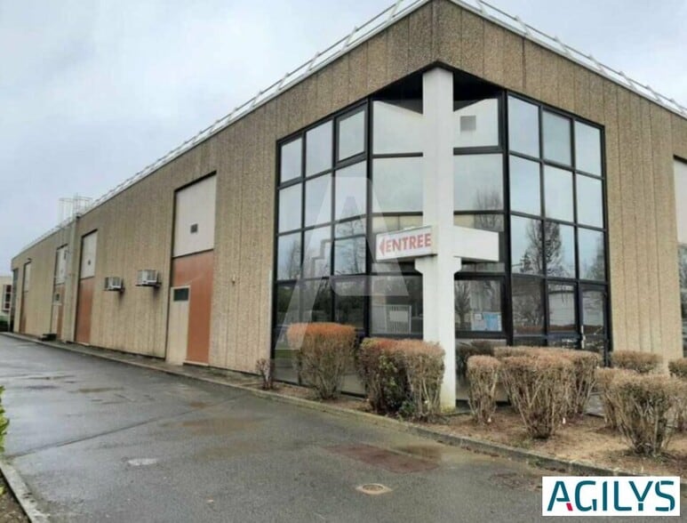 6-8 Rue Marie Curie, Coignières for lease - Building Photo - Image 3 of 5