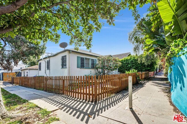 Plus de détails pour 134 Park Pl, Venice, CA - Multi-résidentiel à vendre