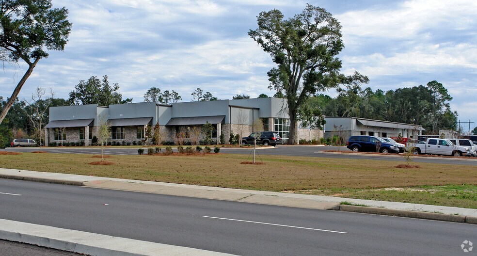 6020 Enterprise Dr, Pensacola, FL for lease - Primary Photo - Image 1 of 11