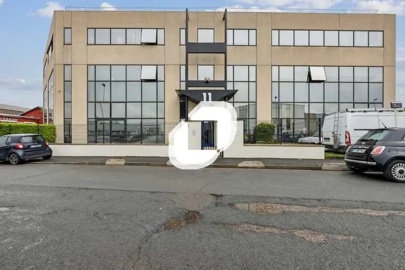 Flex in Noisy-le-Sec for lease Building Photo- Image 1 of 14