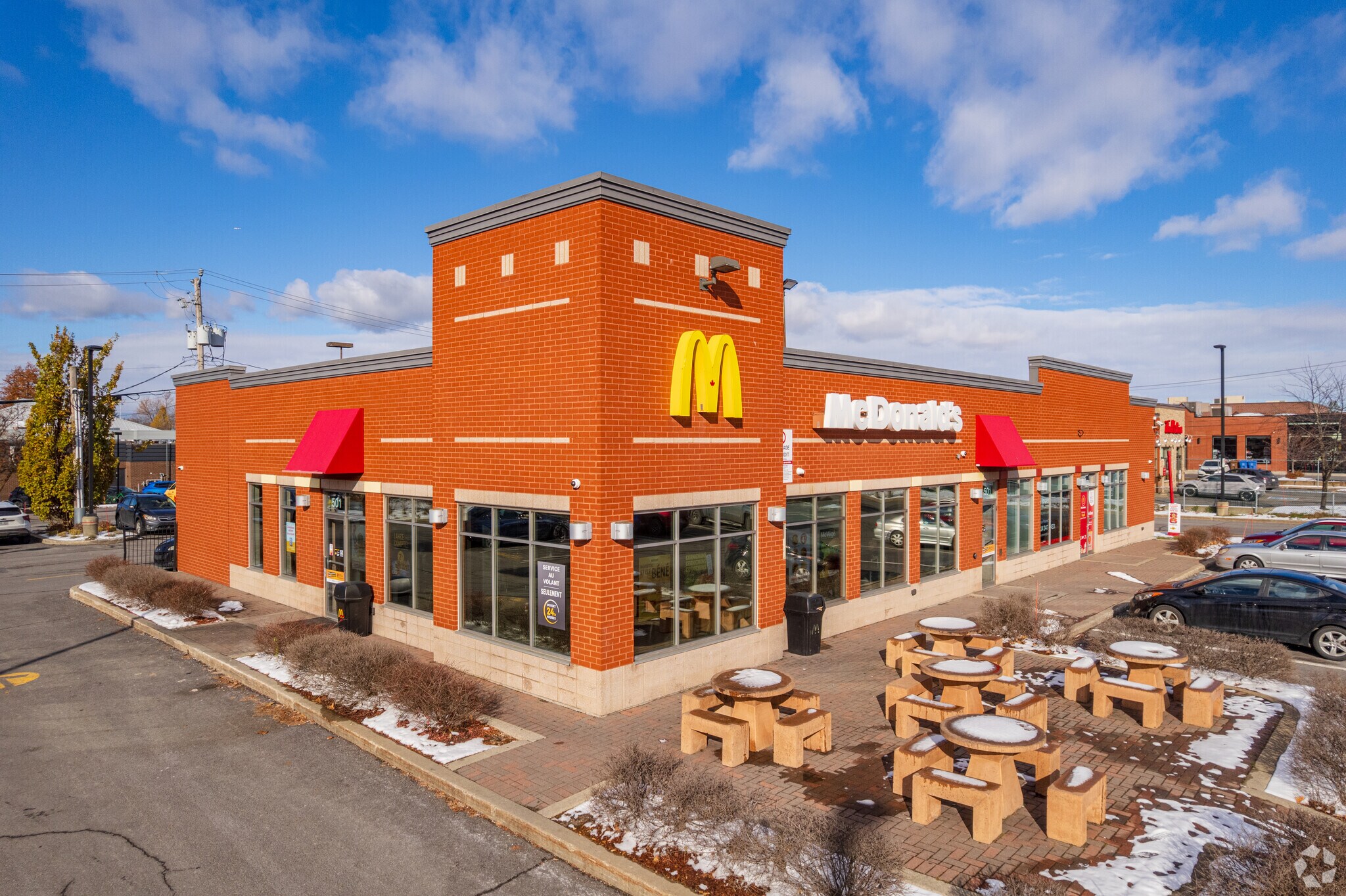 501 Rue Samuel-de Champlain, Boucherville, QC for sale Primary Photo- Image 1 of 1