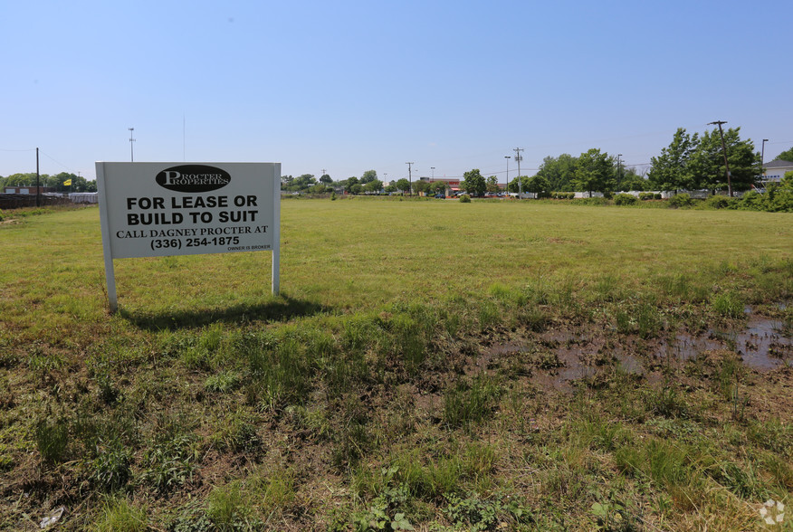 2900 S Elm-Eugene St, Greensboro, NC for sale - Primary Photo - Image 1 of 1