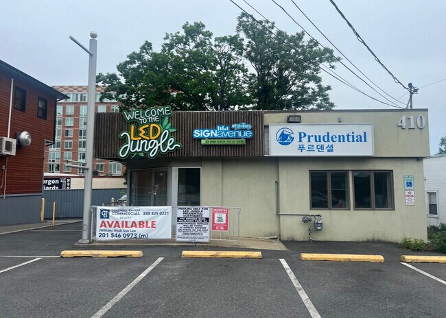More details for 410 Bergen Blvd, Palisades Park, NJ - Retail for Lease