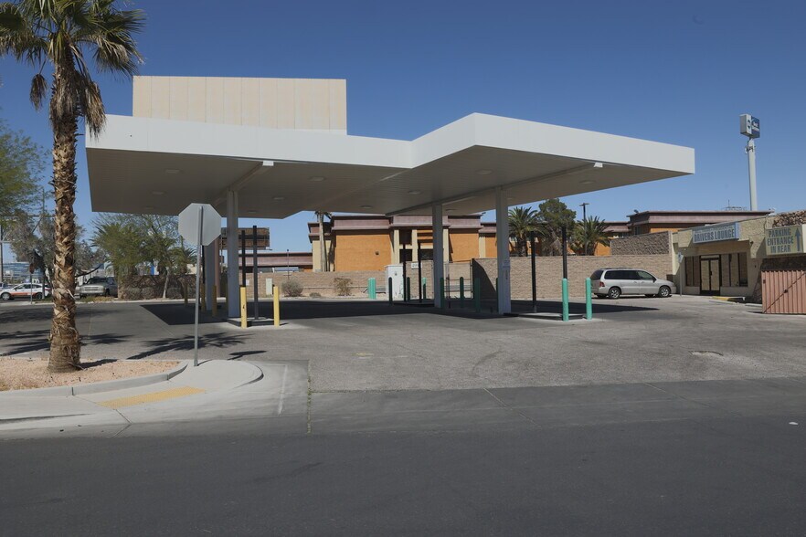 4990 Paradise Rd, Las Vegas, NV à louer - Photo du bâtiment - Image 2 de 20